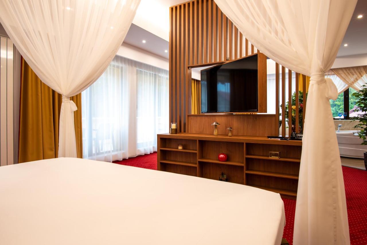Vila Simonte Poiana Brasov Hotel Buitenkant foto